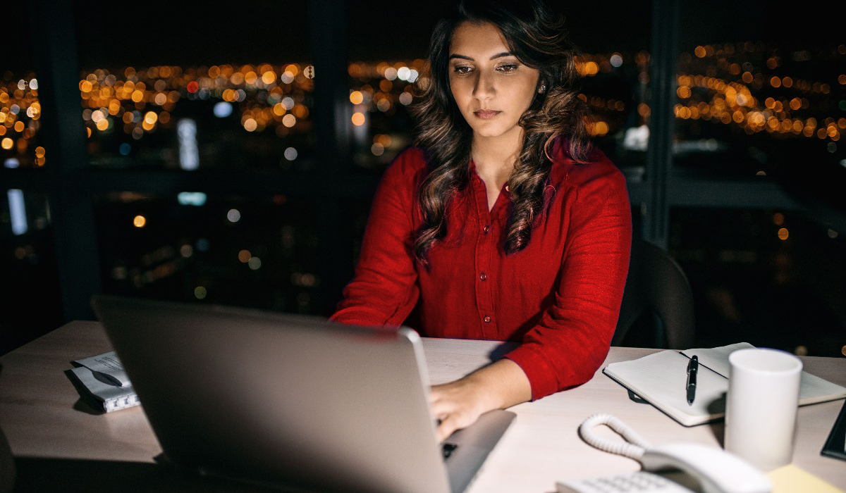 DON'T OVERDO IT AT WORK: HOW TO AVOID STRESS AND JOB BURNOUT